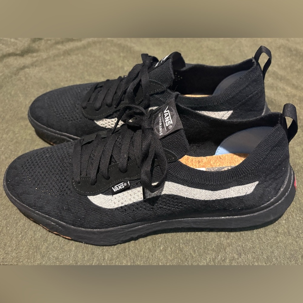 Vans Ultrarange VR3 Black / Pirate Black Men’s Size 12